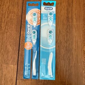 Lot of 2 Oral-B Complete Action Toothbrush Replacement  Brush Heads SEALED